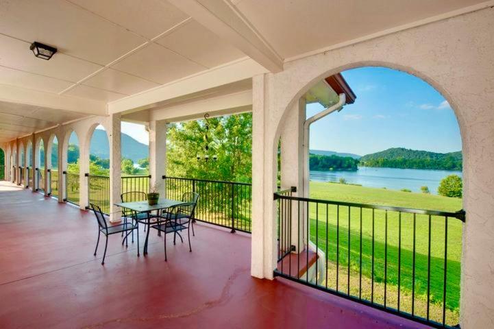 Elder Mountain Room At Tennessee Riverplace Chattanooga Esterno foto
